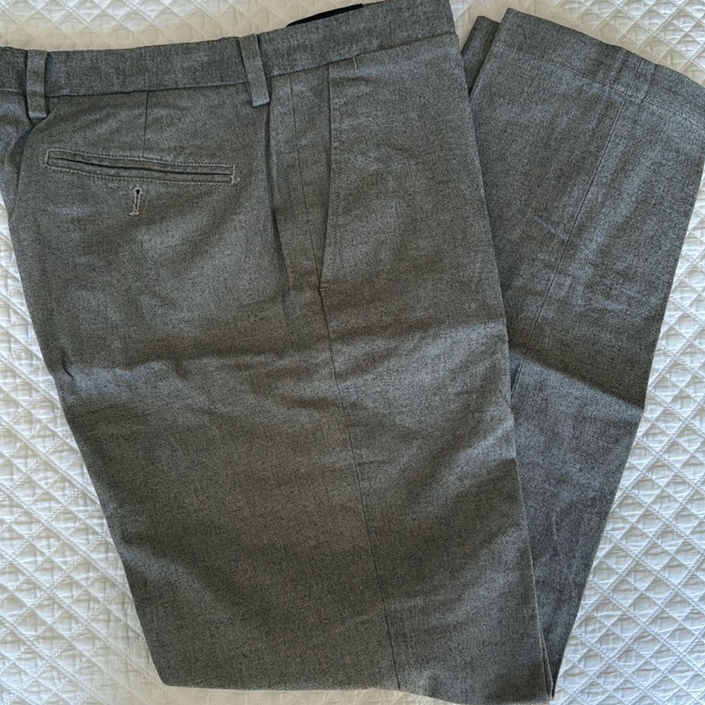 Brooks Brothers Red Fleece 33x30 Gray Chinos